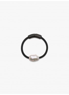 Grève bracelet: baroque pearl, bog oak lock